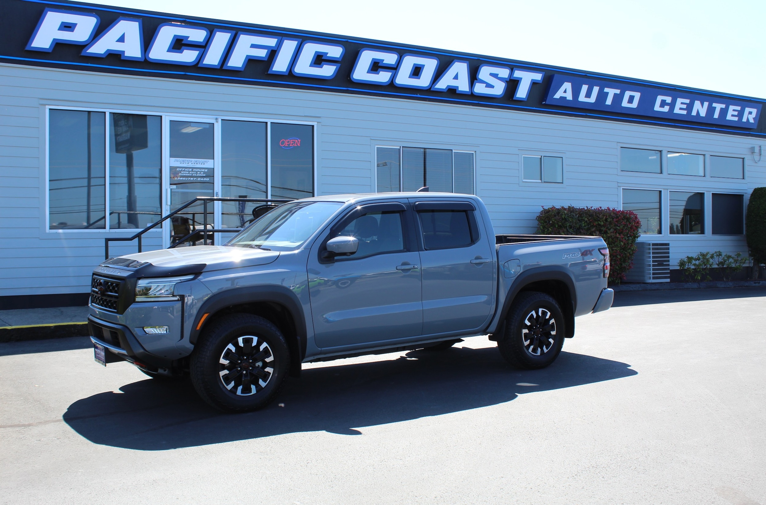 2023 Nissan Frontier PRO-4X's photo