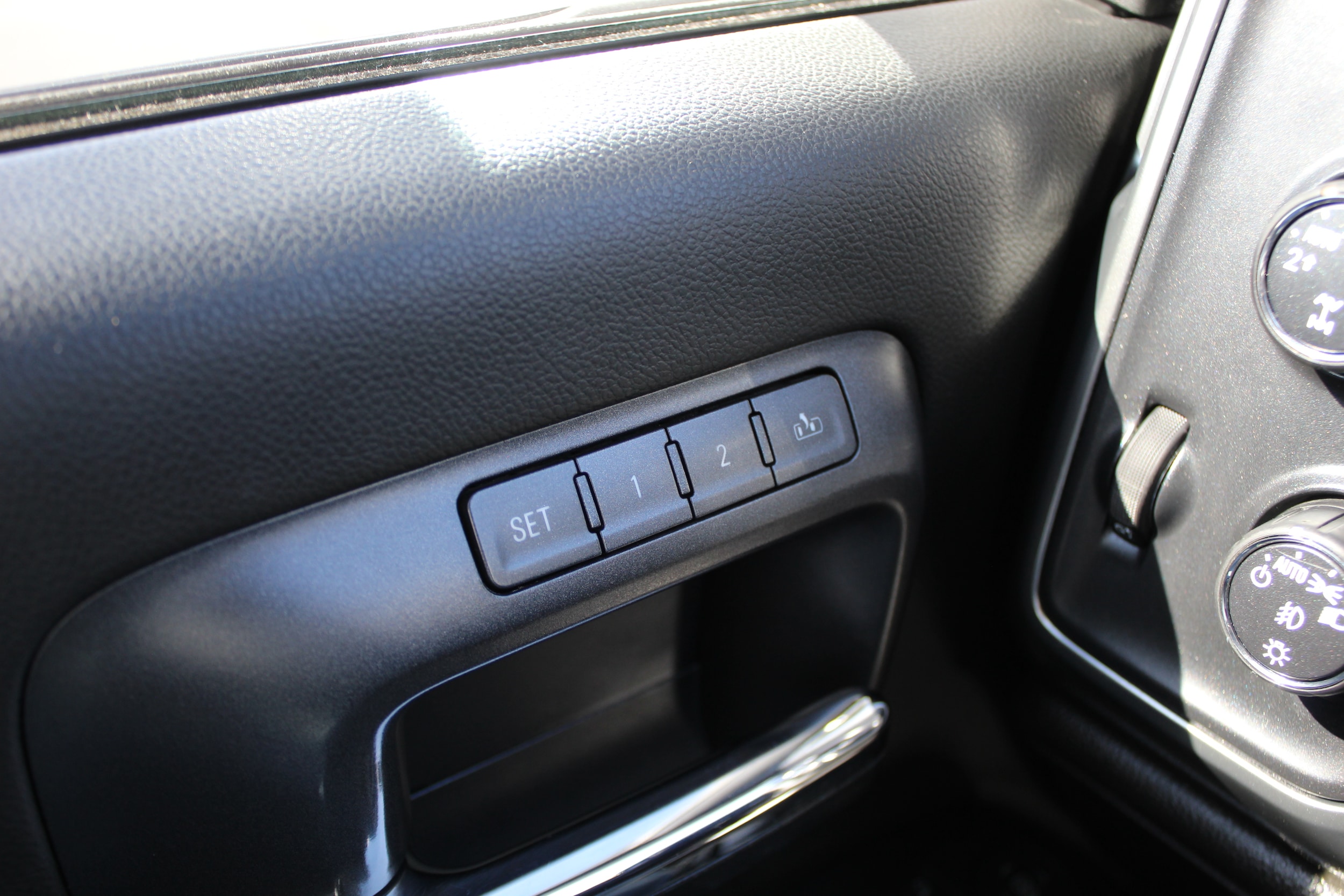 2015 Chevrolet Silverado 1500 LTZ - Photo 31