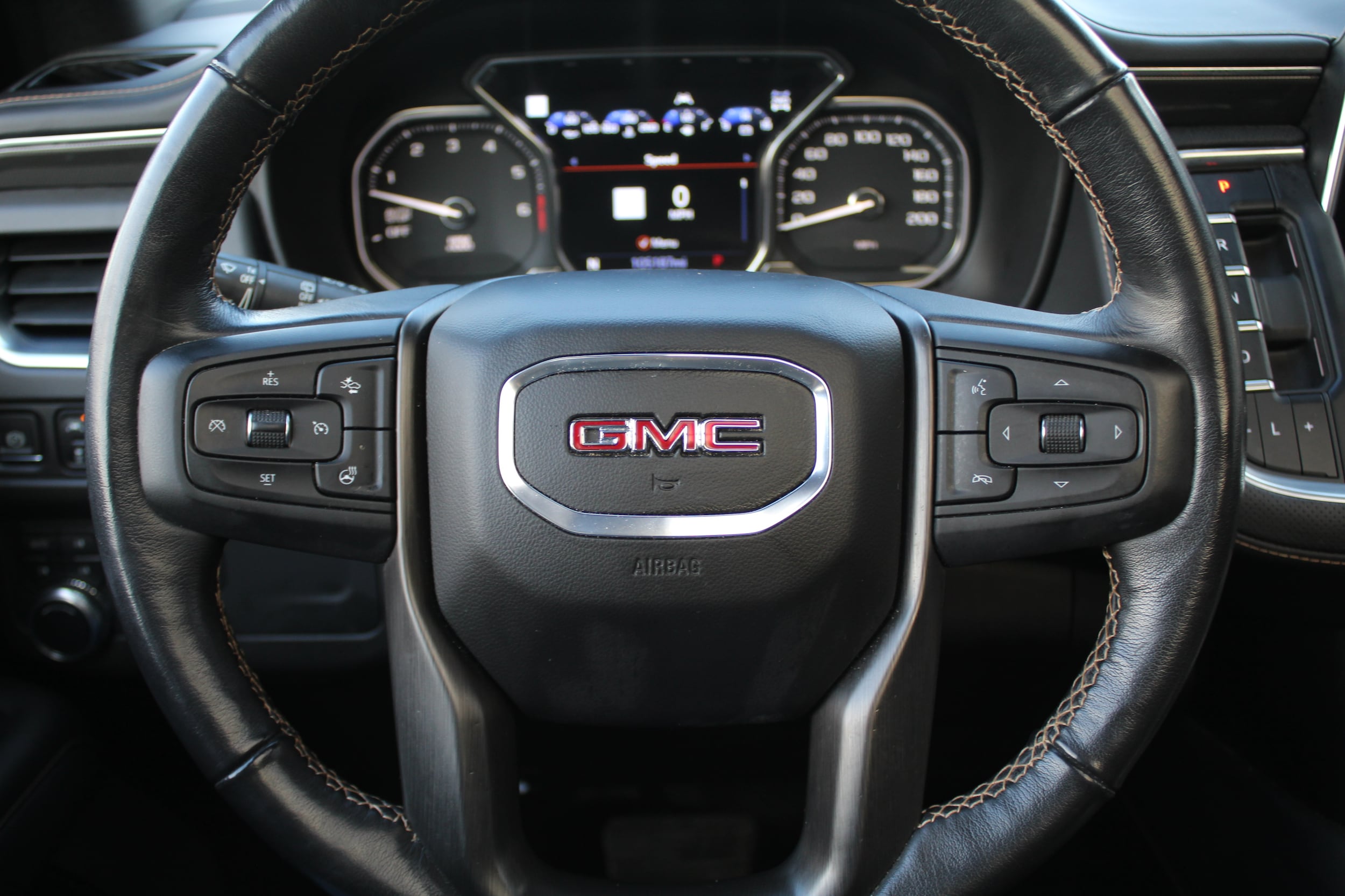 2021 GMC Yukon AT4 - Photo 25