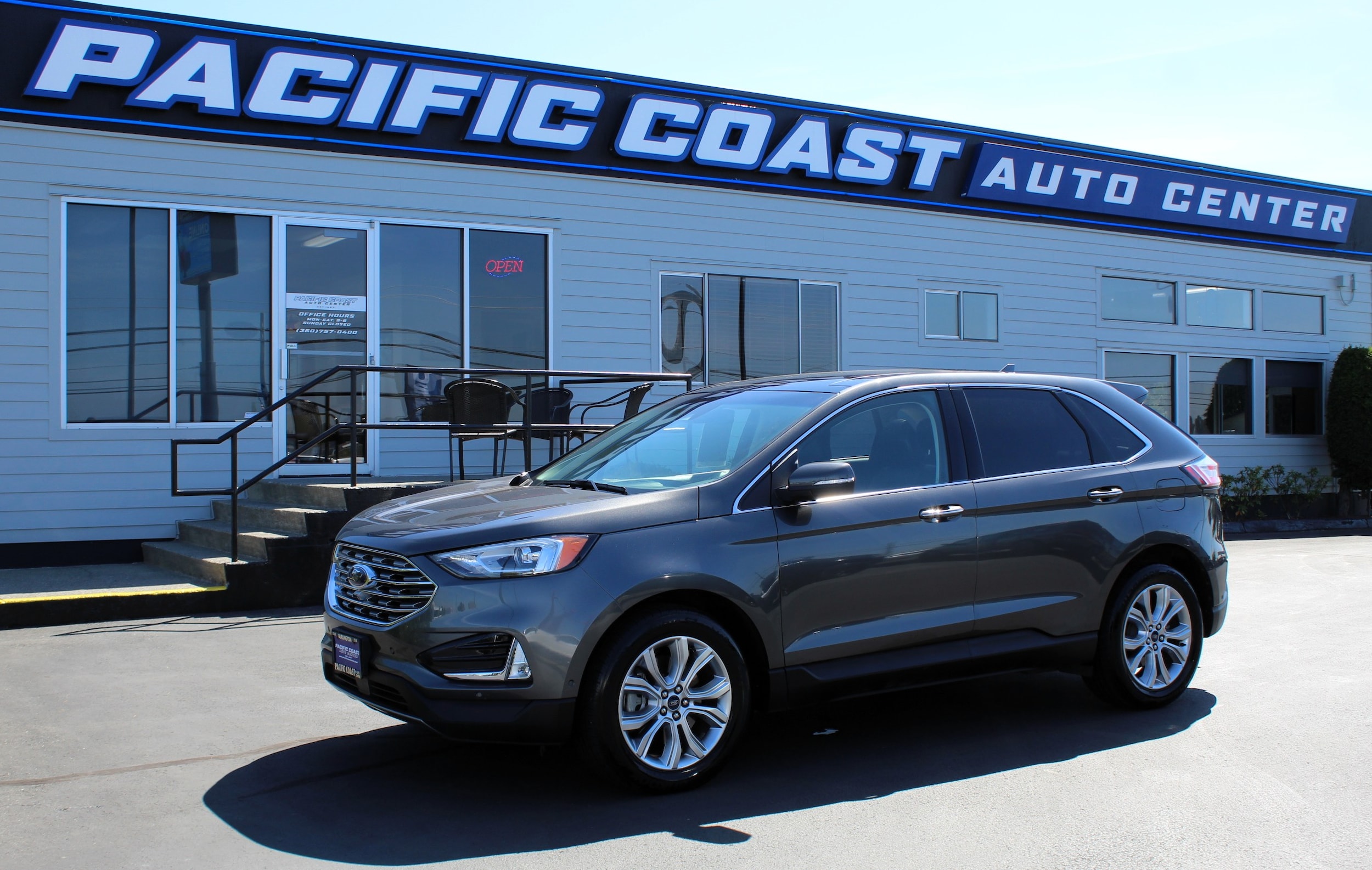 2019 Ford Edge Titanium's photo