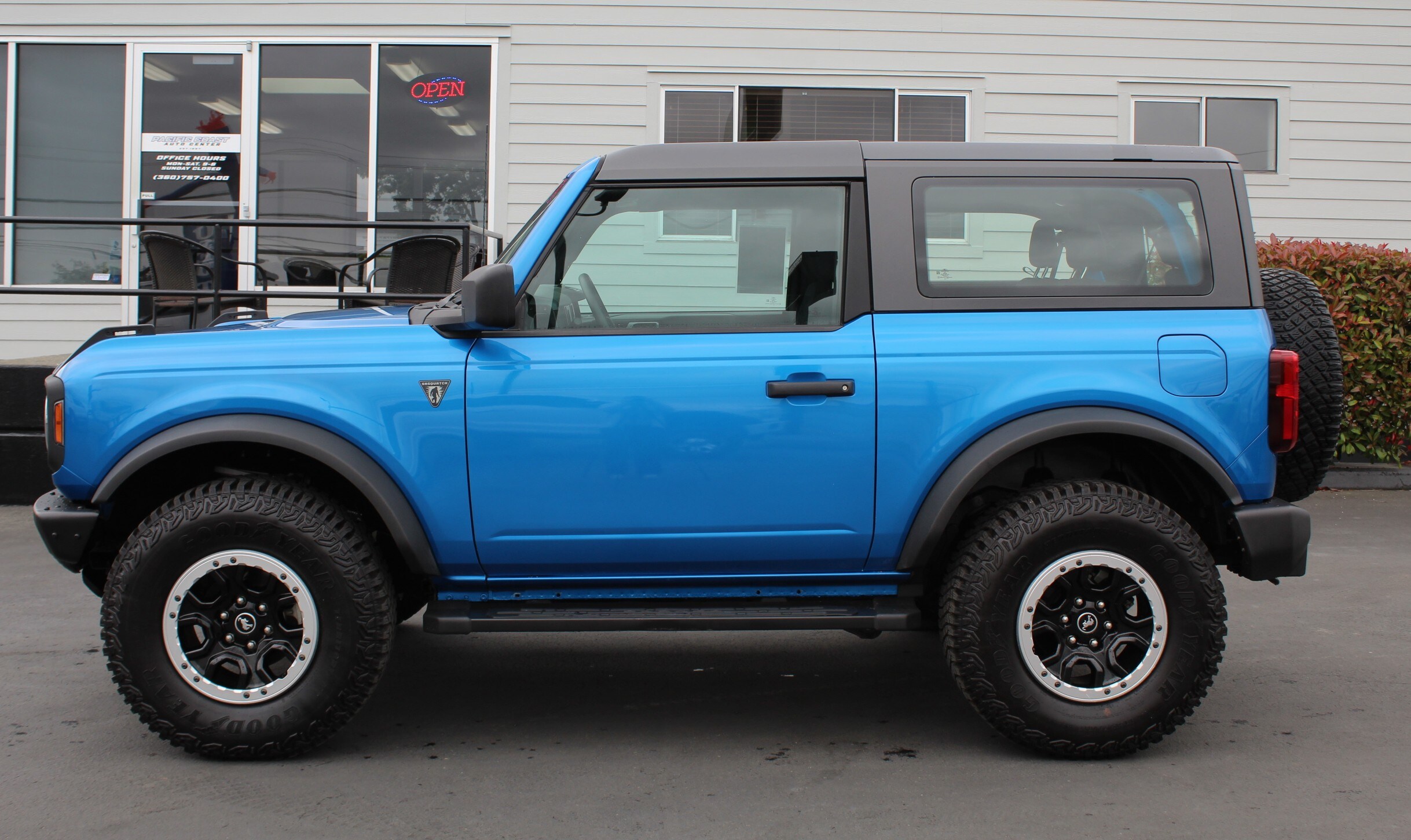 2021 Ford Bronco photo 3