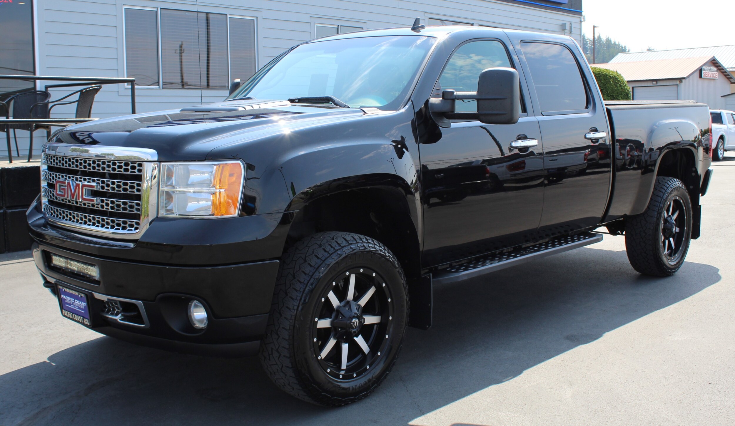 2013 Gmc Sierra Denali photo 2