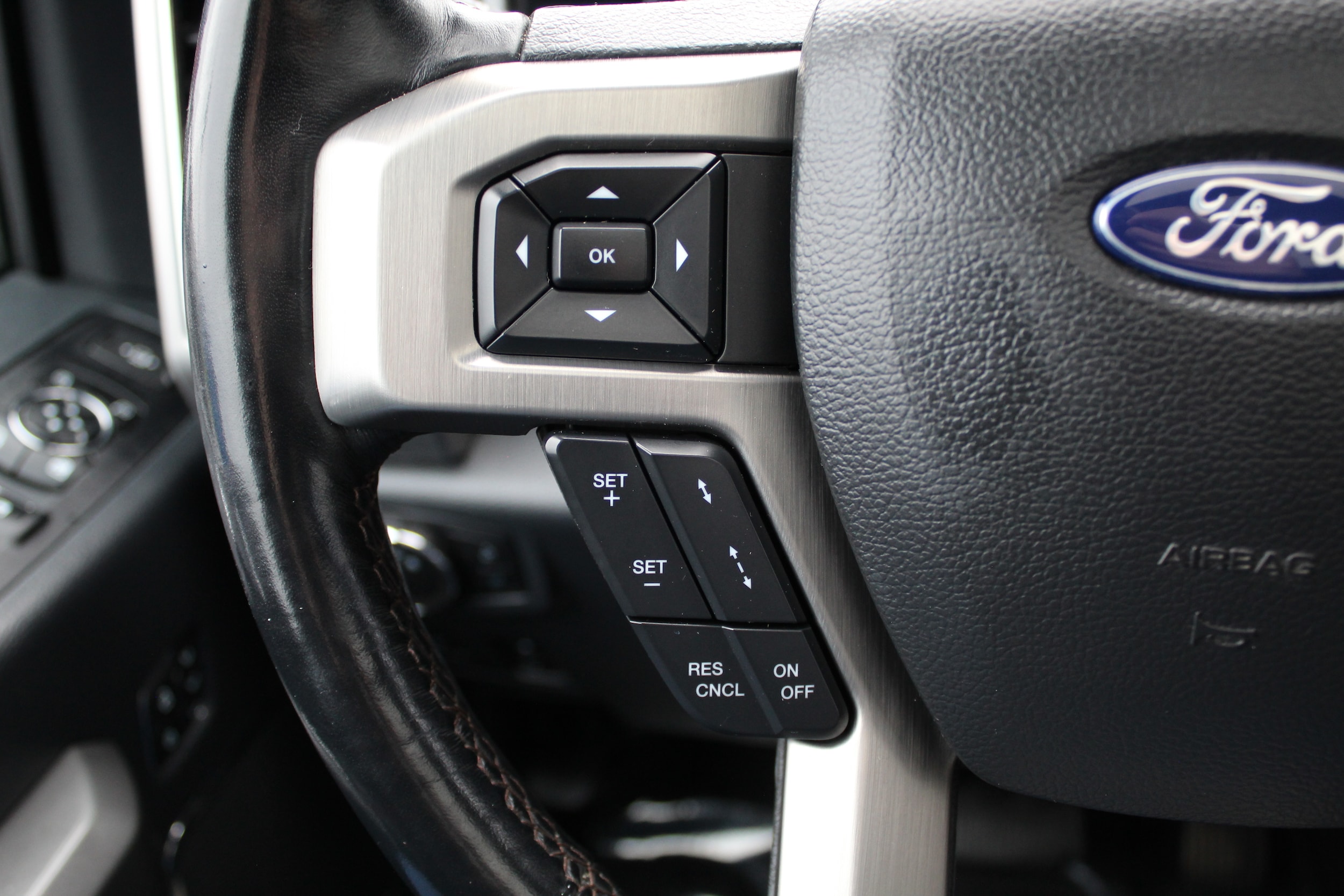 2022 Ford F-350 Super Duty Platinum - Photo 27