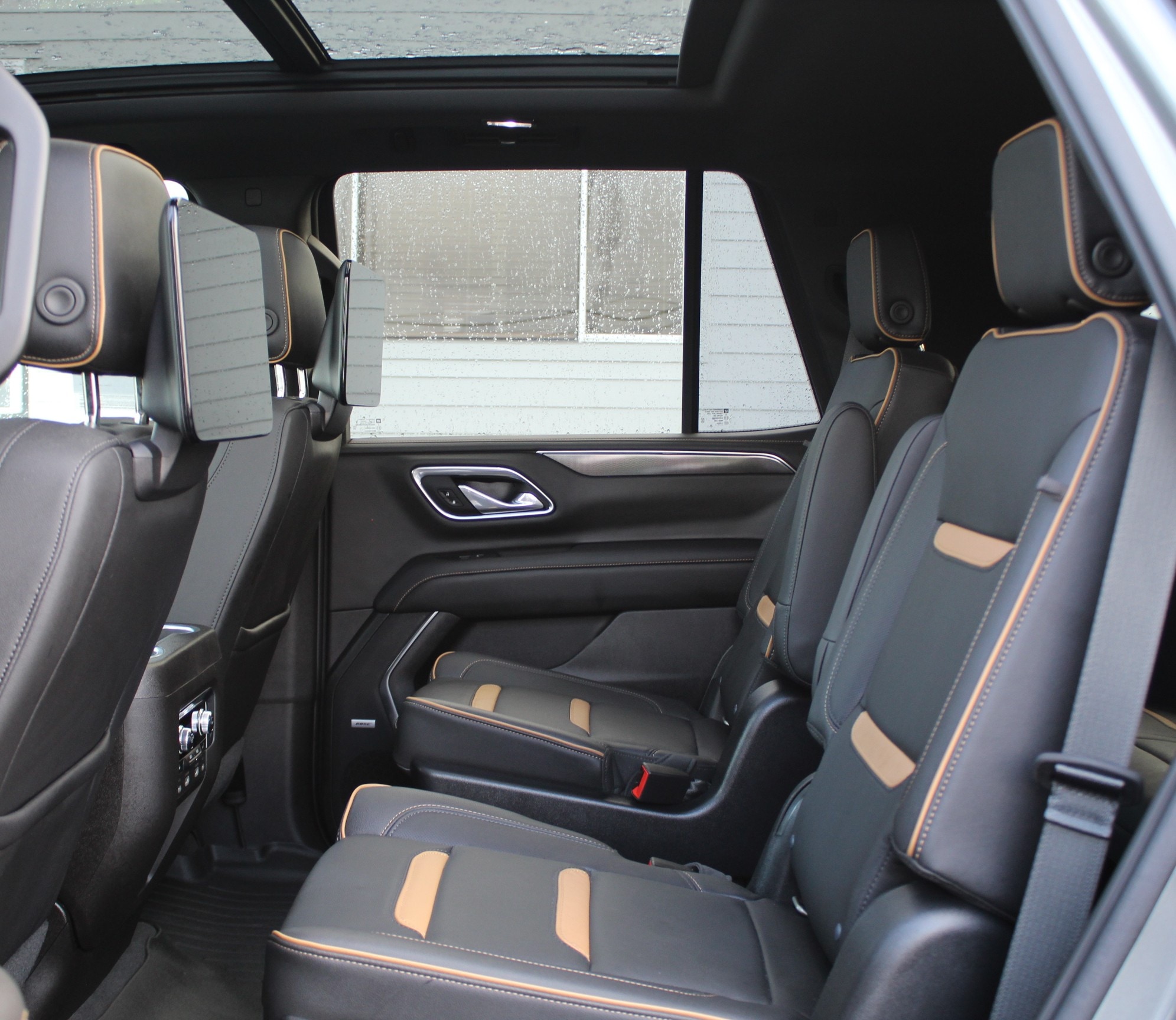 2021 GMC Yukon AT4 - Photo 14