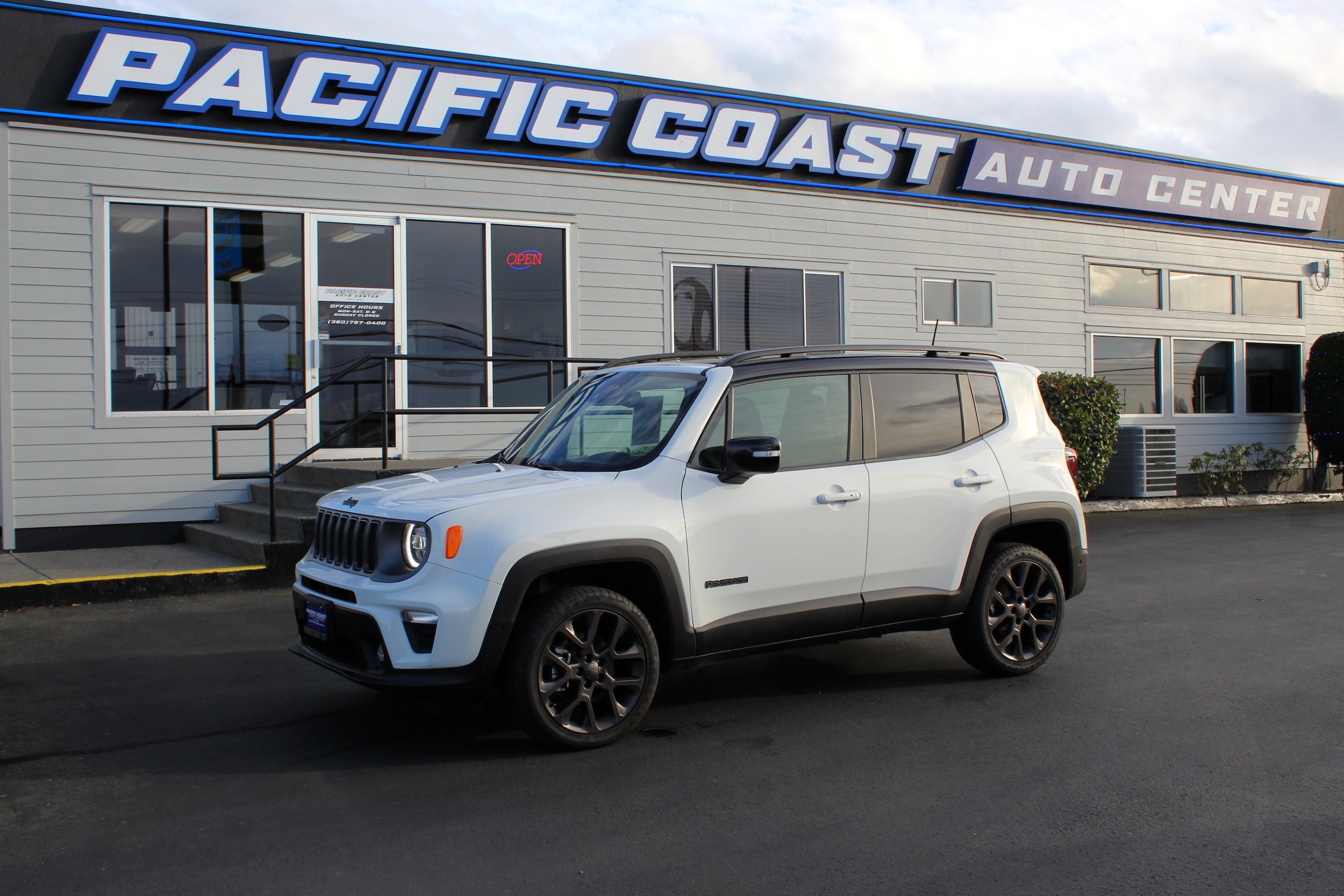 2023 Jeep Renegade Limited's photo