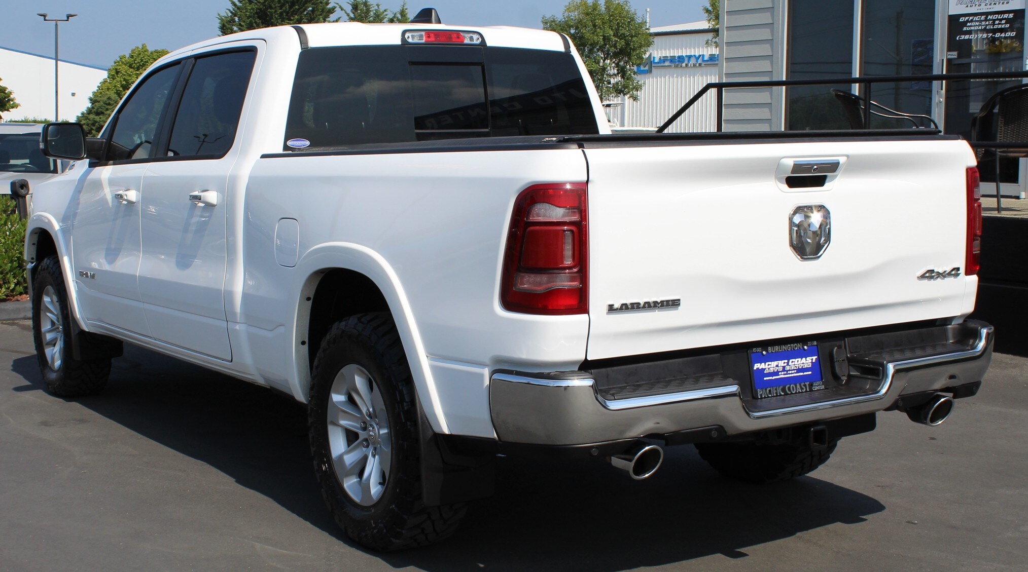 2022 Ram 1500 Laramie photo 3