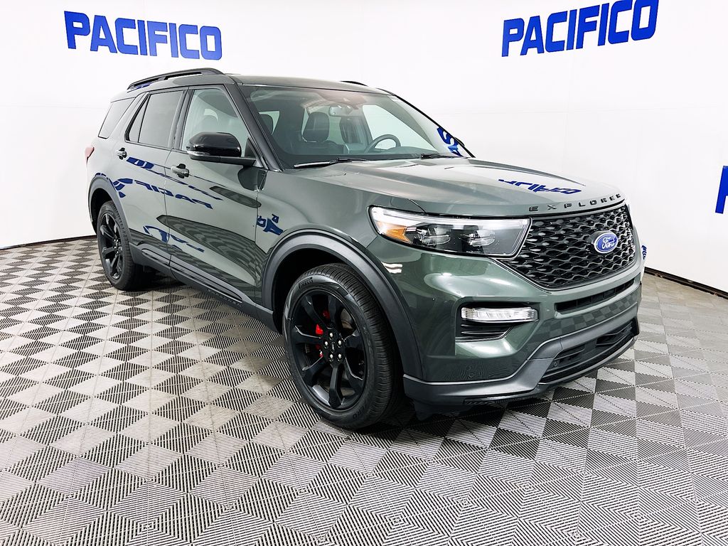 2024 Ford Explorer ST 4WD's photo