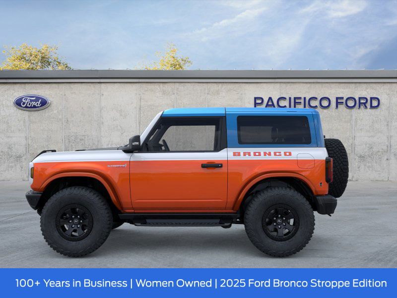 2025 Ford Bronco First Edition photo 3