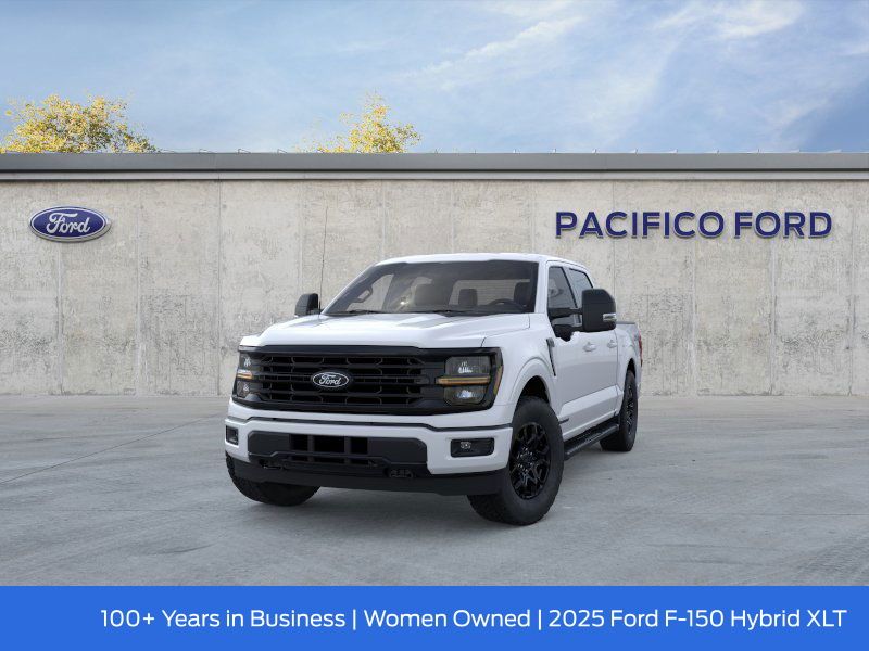 2025 Ford F-150 XLT photo 2