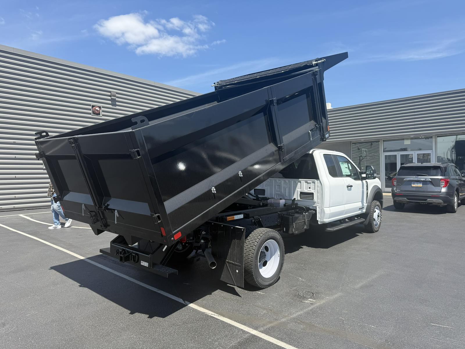 2024 Ford F-550 photo 3