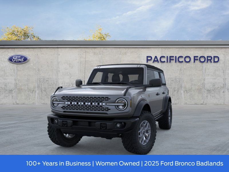 2025 Ford Bronco Badlands photo 2