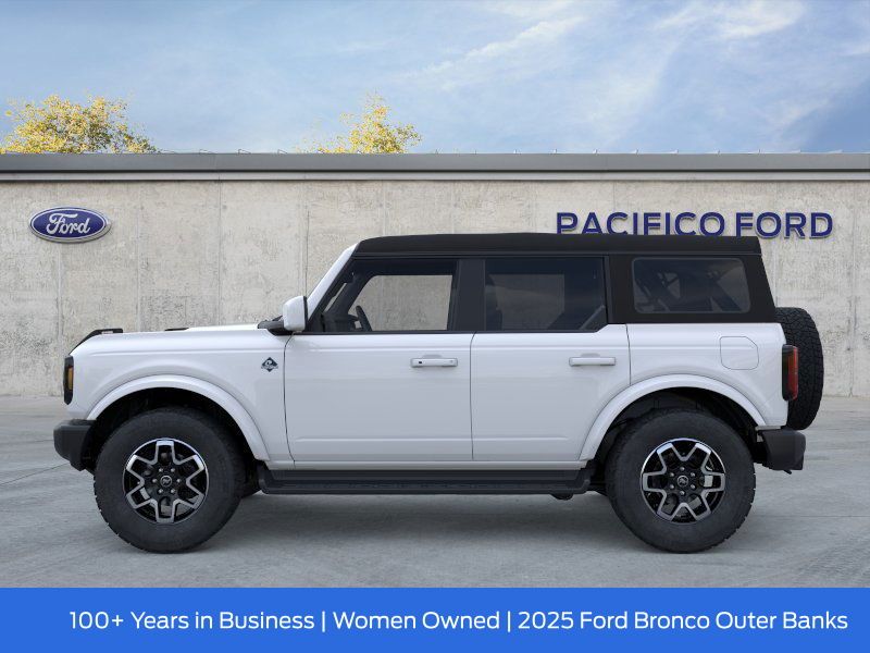2025 Ford Bronco Outer Banks photo 3
