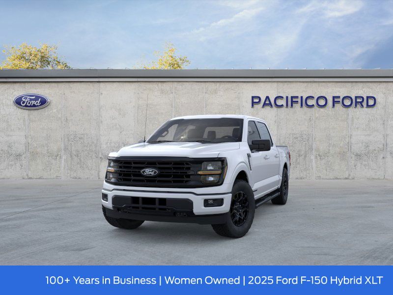 2025 Ford F-150 XLT photo 2