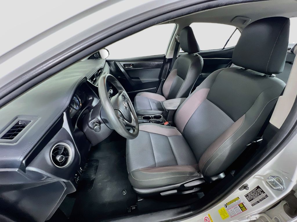 2017 Toyota Corolla LE - Photo 13