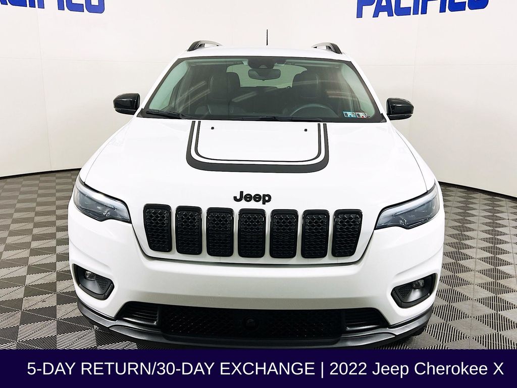 2022 Jeep Cherokee Latitude photo 2