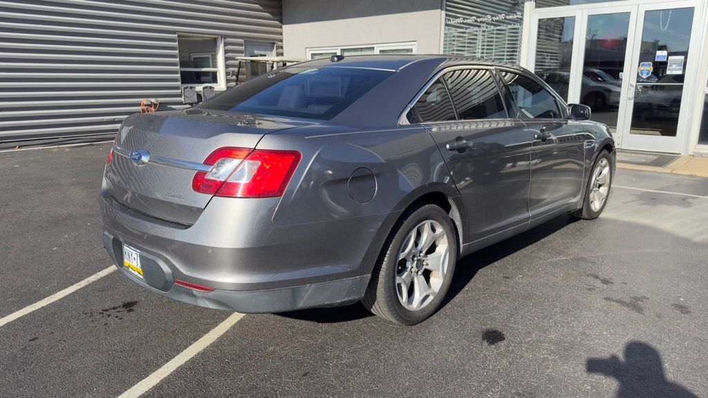 2012 Ford Taurus SEL photo 2