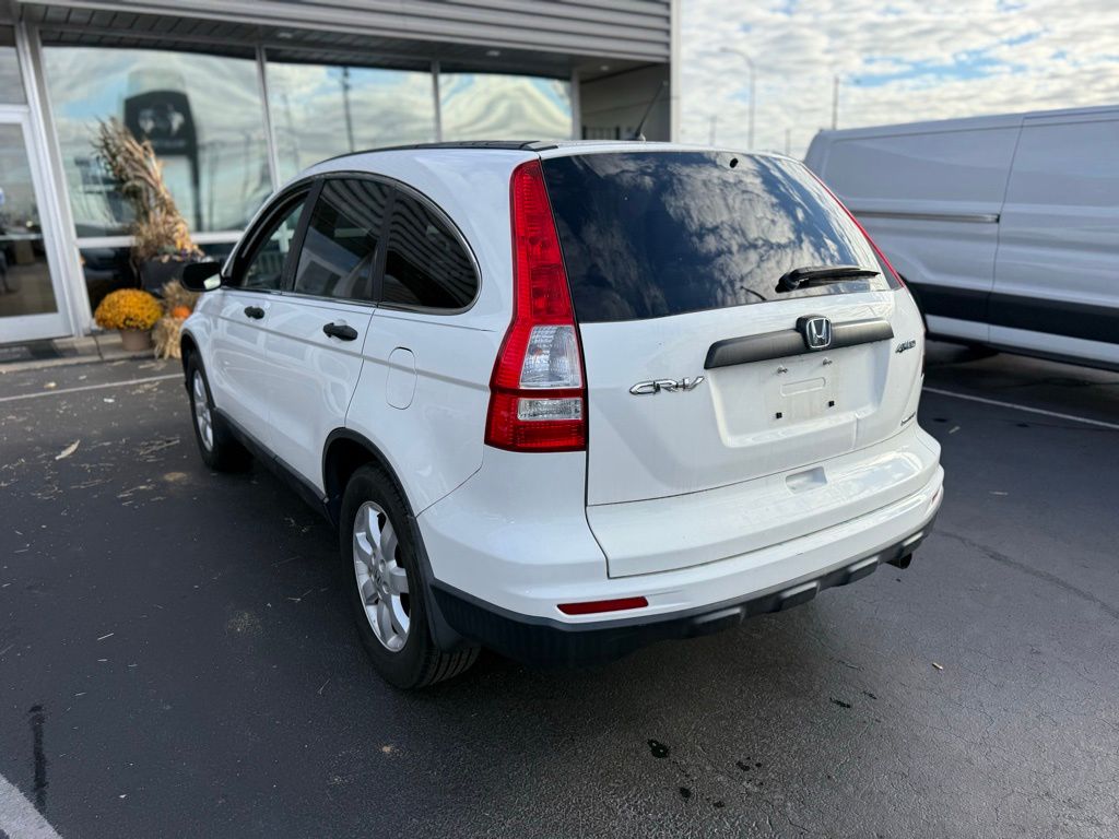 2011 Honda CR-V SE photo 2