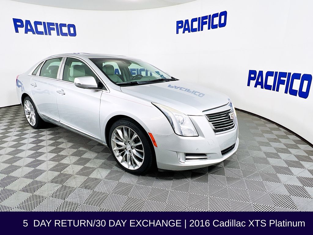 2016 Cadillac XTS Platinum Collection's photo