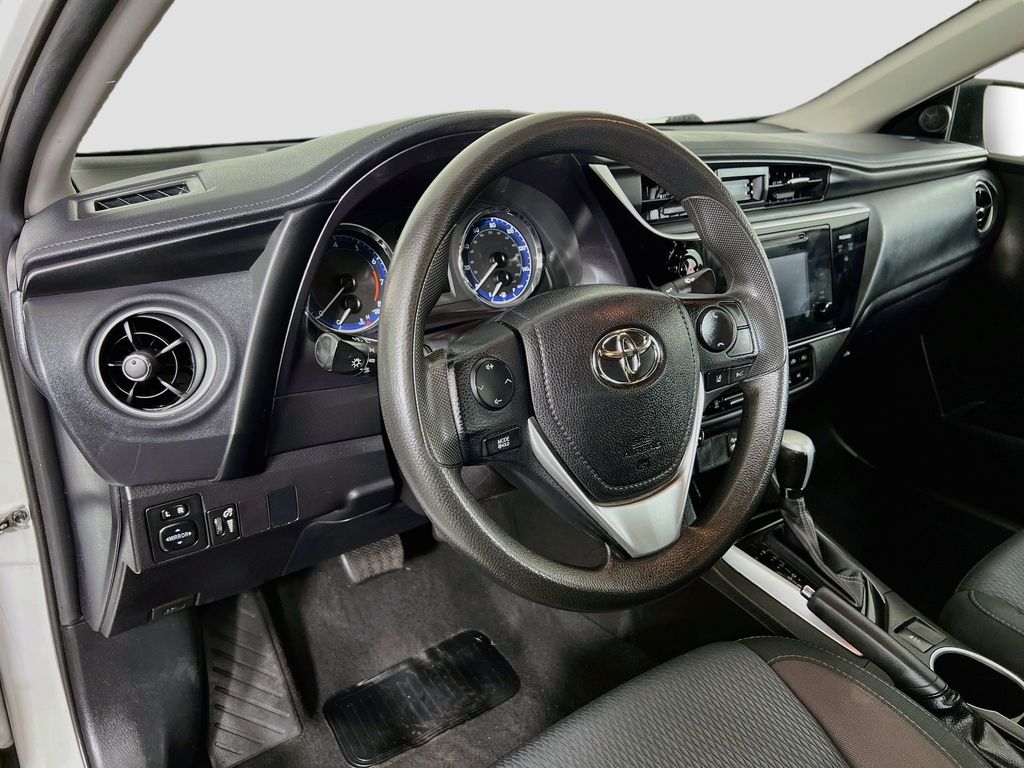 2017 Toyota Corolla LE - Photo 11