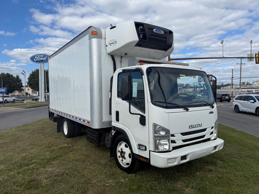 2019 Isuzu NPR photo 2