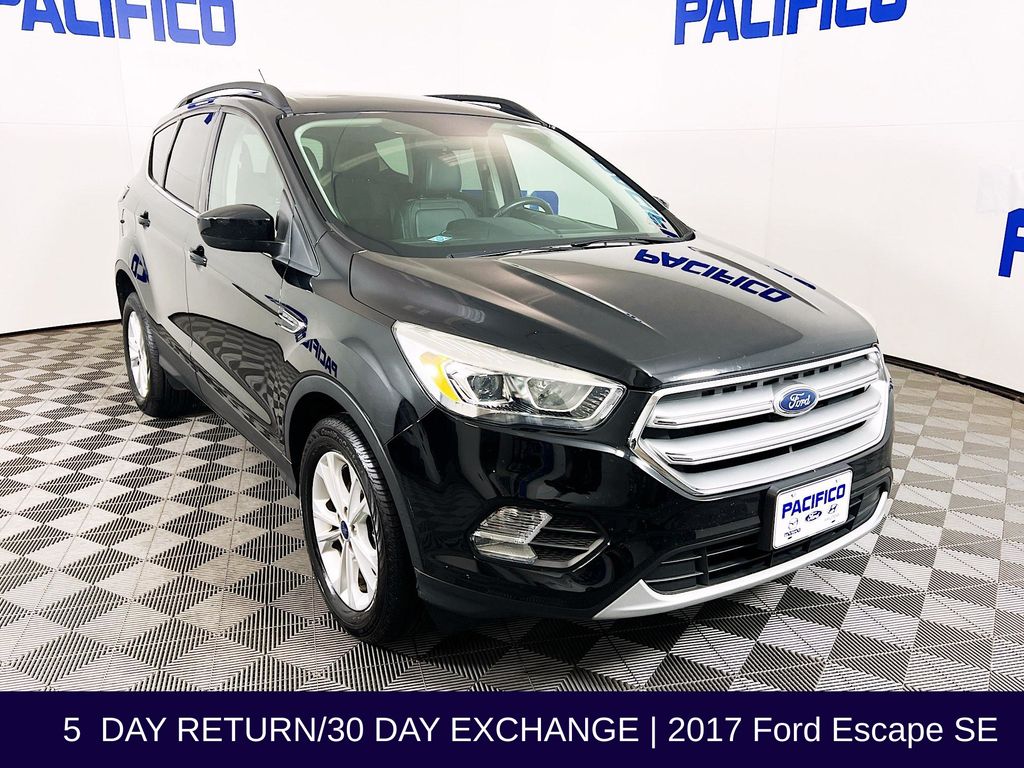 2017 Ford Escape SE's photo
