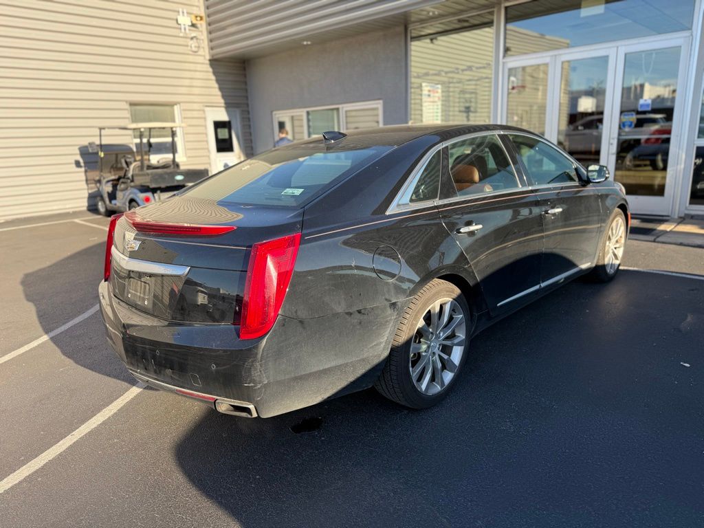 2016 Cadillac XTS Luxury photo 2