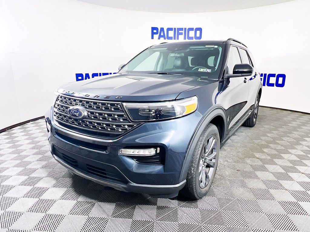 2022 Ford Explorer XLT photo 3