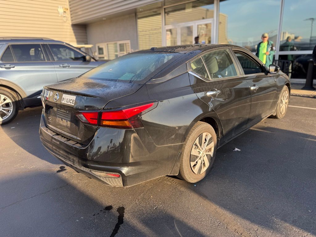 2019 Nissan Altima 2.5 S photo 2