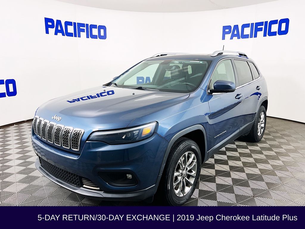 2019 Jeep Cherokee Latitude photo 2
