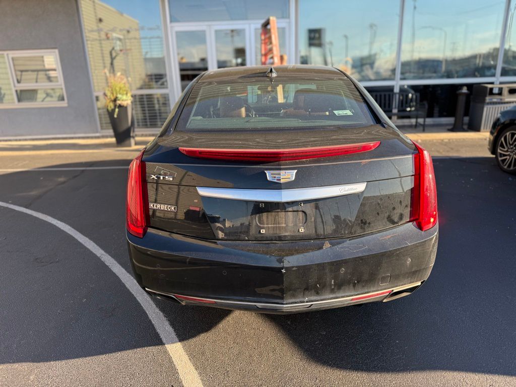 2016 Cadillac XTS Luxury photo 3