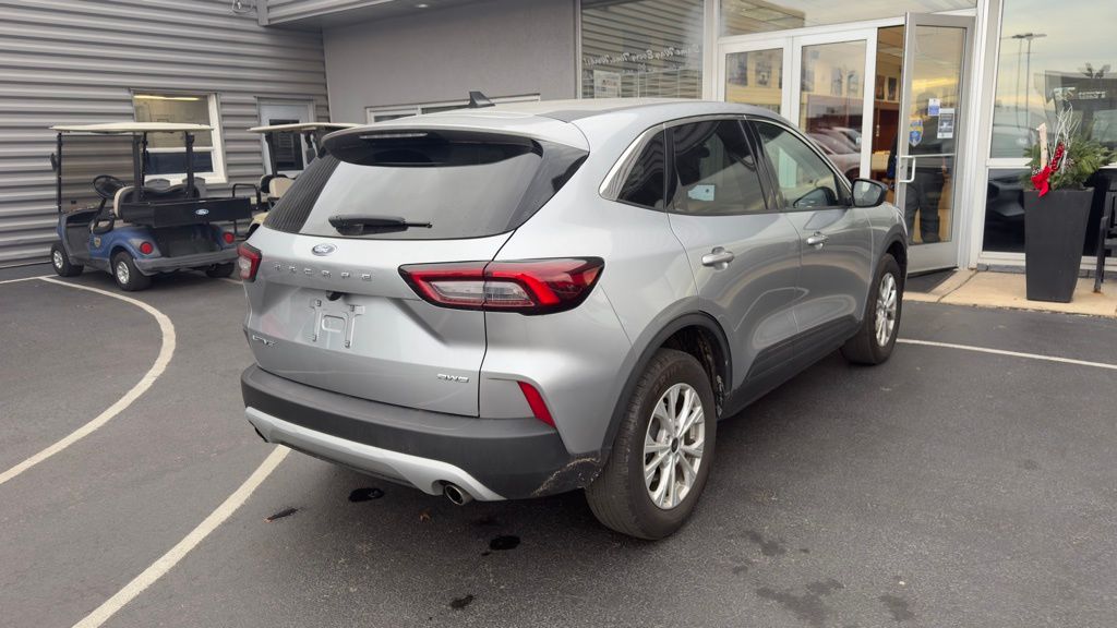 2023 Ford Escape Active photo 2