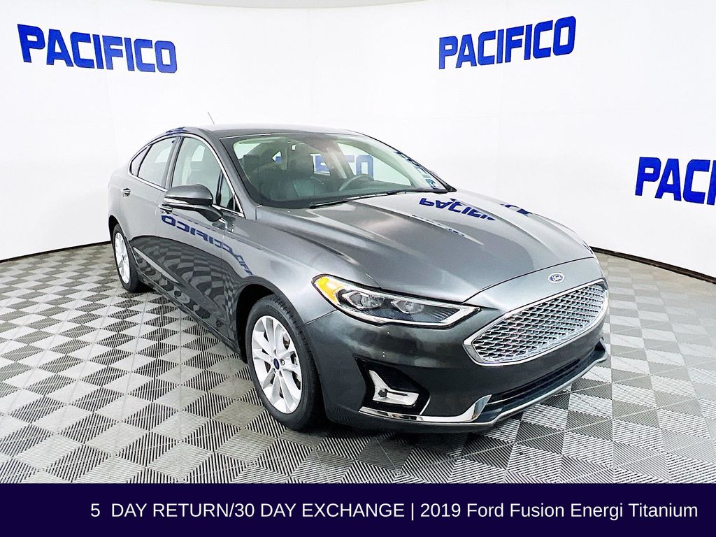 2019 Ford Fusion Energi Titanium's photo