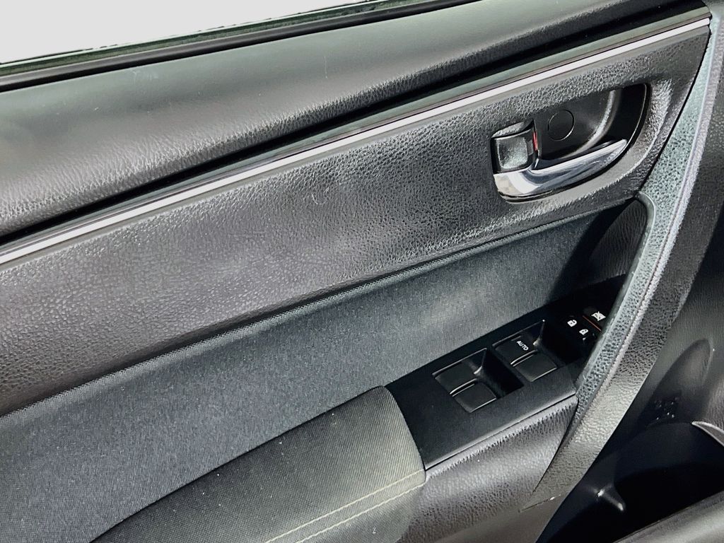 2017 Toyota Corolla LE - Photo 21