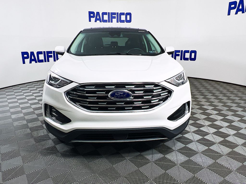 2021 Ford Edge SEL photo 2