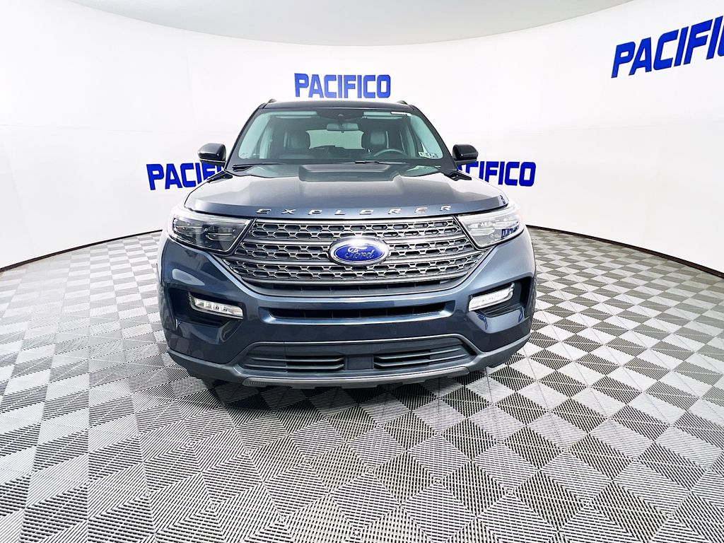 2022 Ford Explorer XLT photo 2