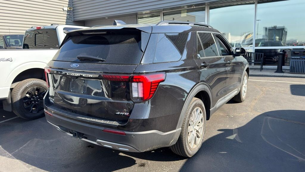 Used 2025 Ford Explorer Active SUV
