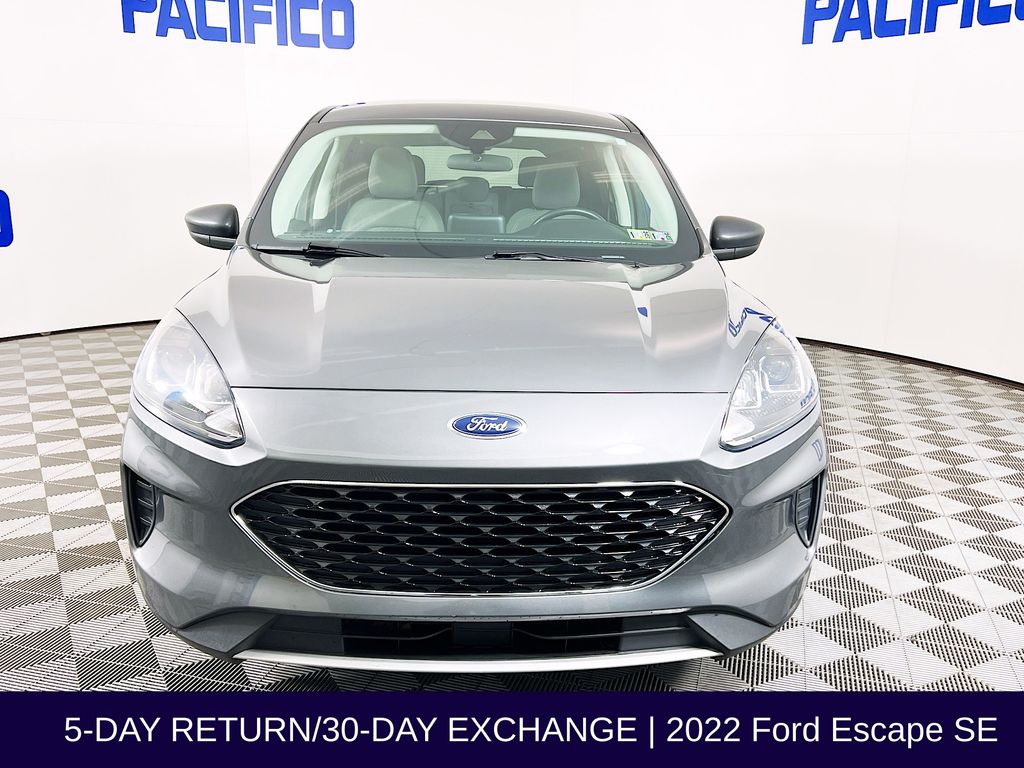 2022 Ford Escape SE photo 2