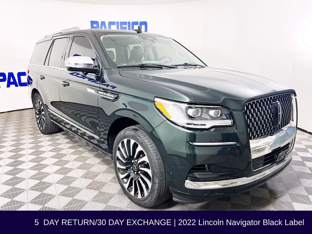 2022 Lincoln Navigator Black Label's photo