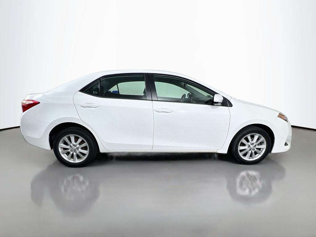 2017 Toyota Corolla LE - Photo 10