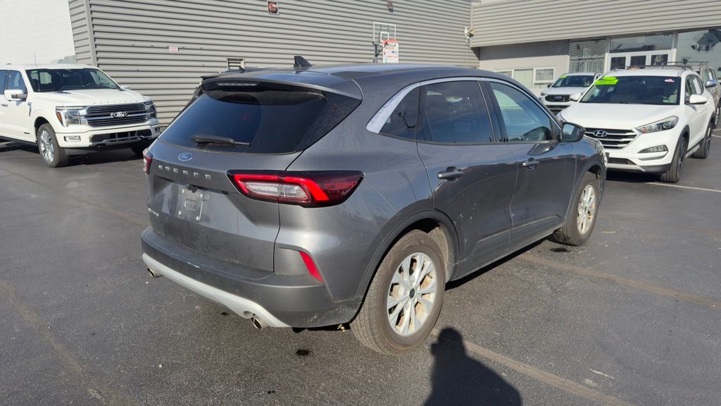2024 Ford Escape Active photo 2