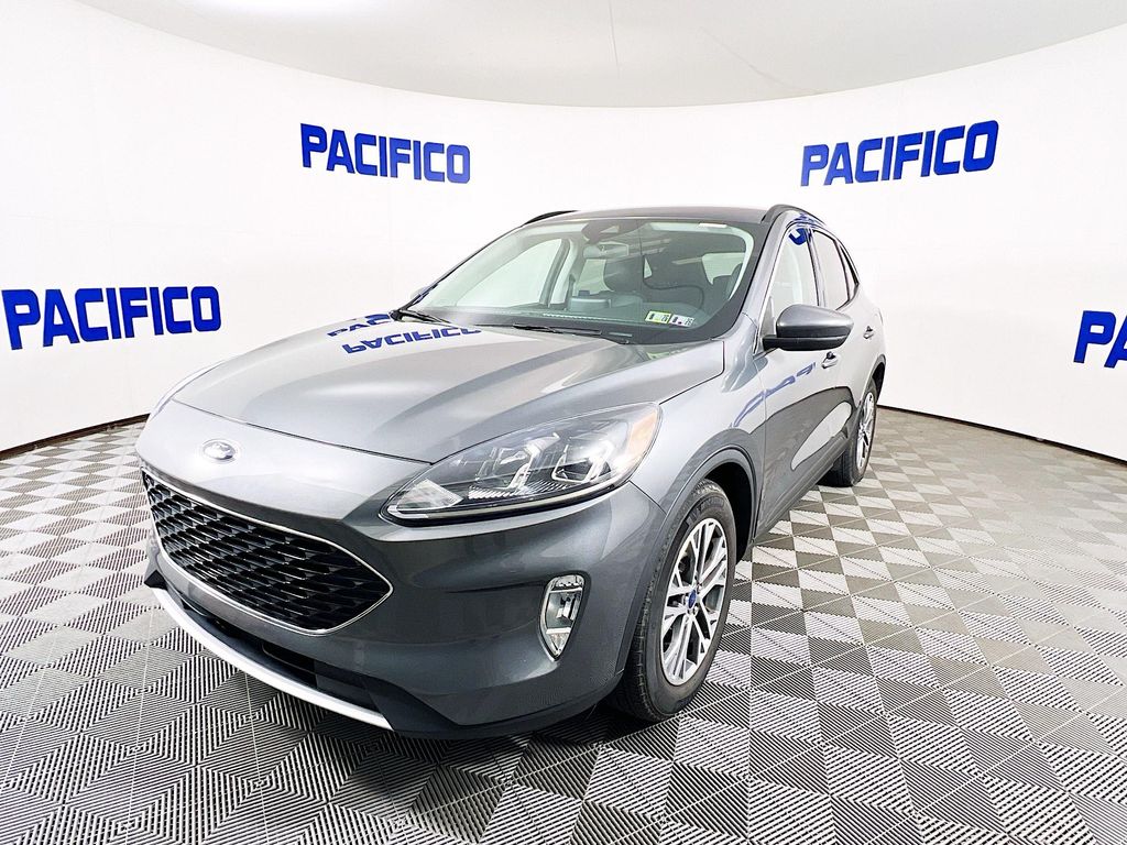 2022 Ford Escape SEL photo 2