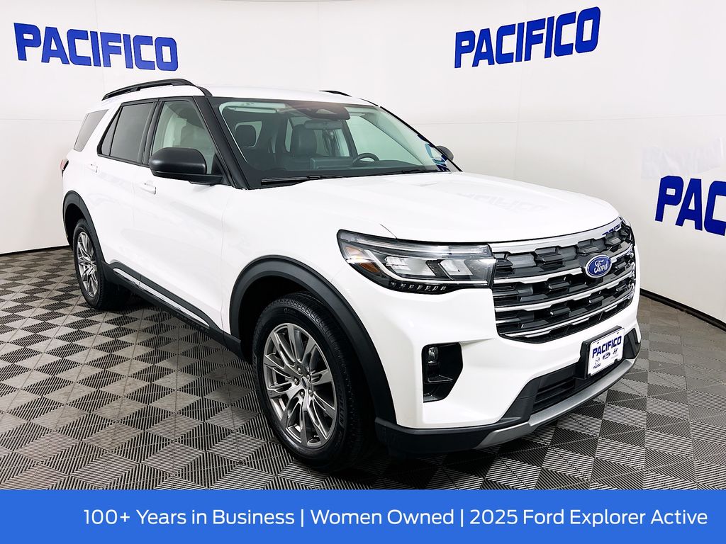 2025 Ford Explorer Active's photo