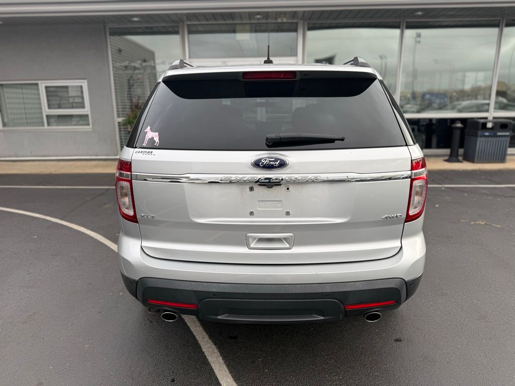 2015 Ford Explorer XLT photo 3