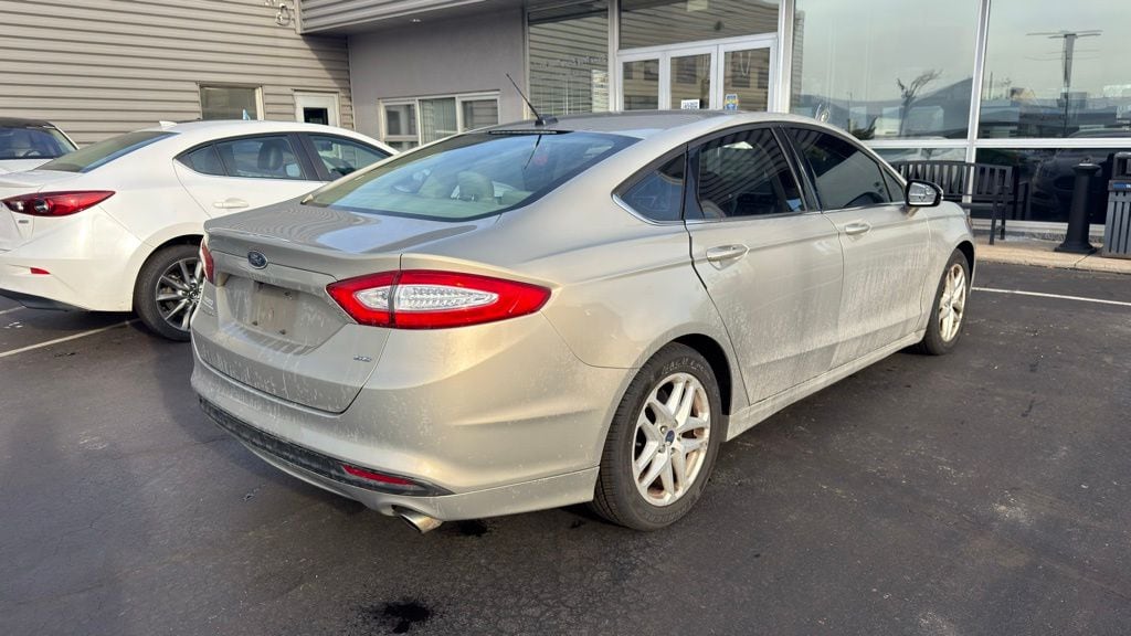 Used 2016 Ford Fusion SE Sedan