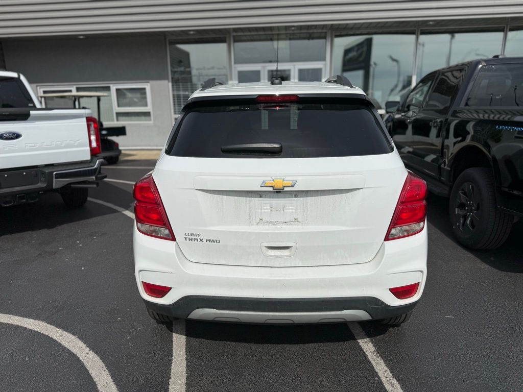 2022 Chevrolet Trax LT photo 2
