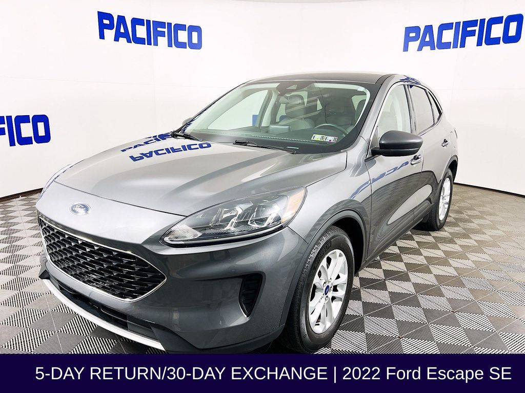 2022 Ford Escape SE photo 3