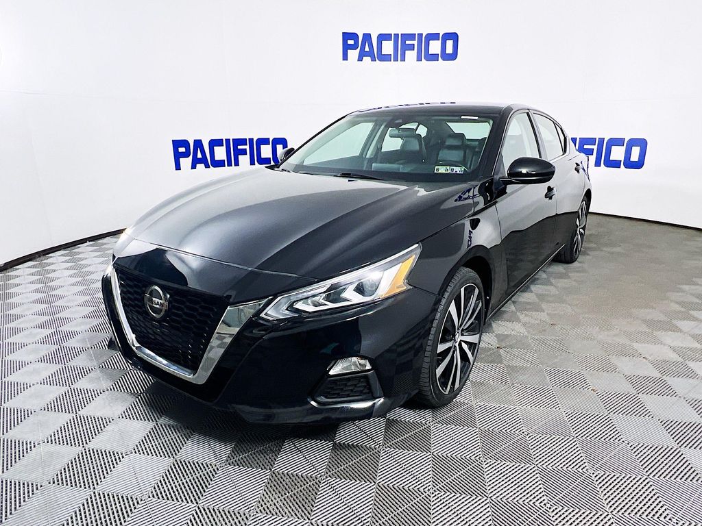 2022 Nissan Altima 2.5 SR photo 4