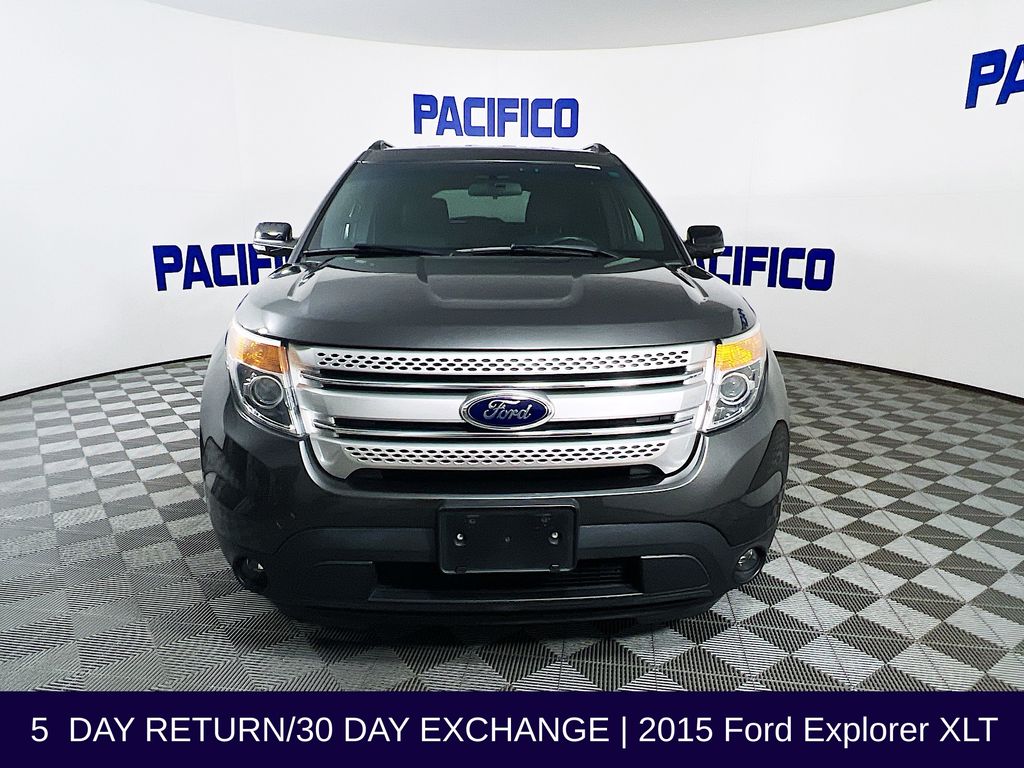 2015 Ford Explorer XLT photo 3