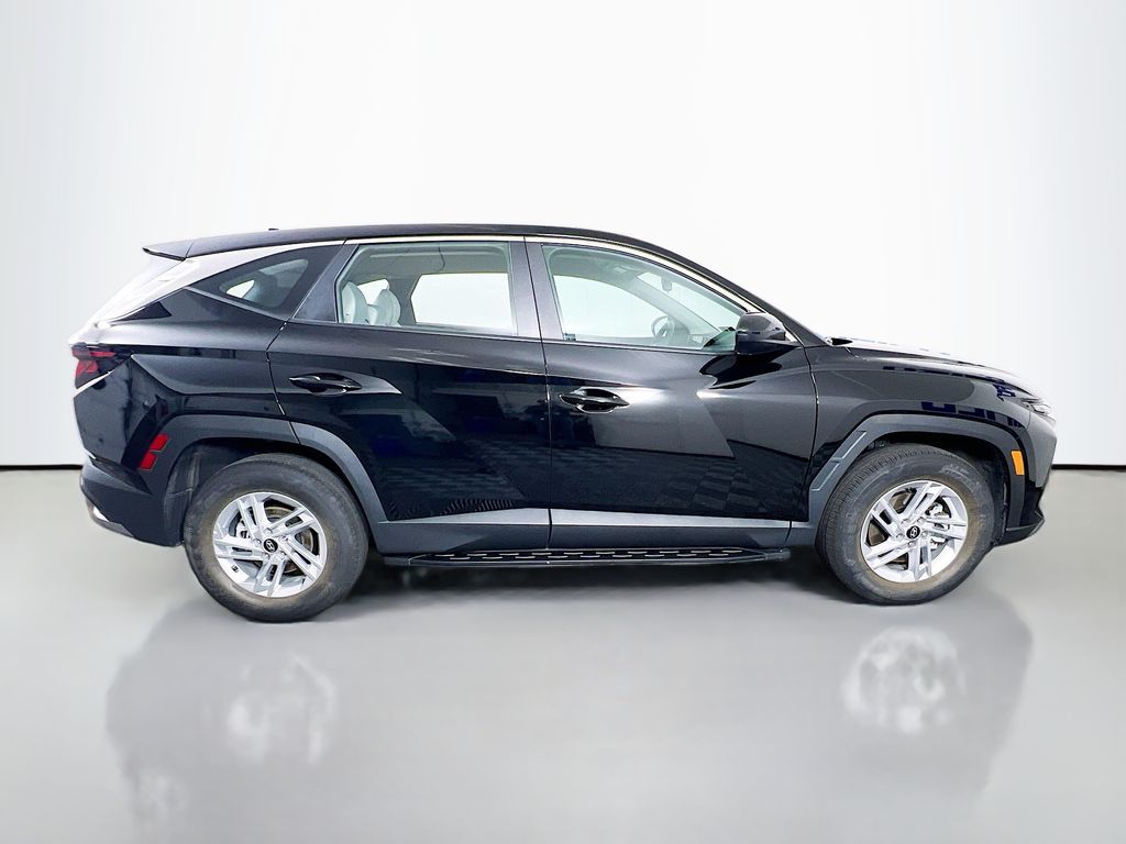 2025 Hyundai Tucson SE - Photo 8