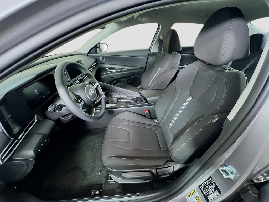 2026 Hyundai Elantra SE - Photo 11
